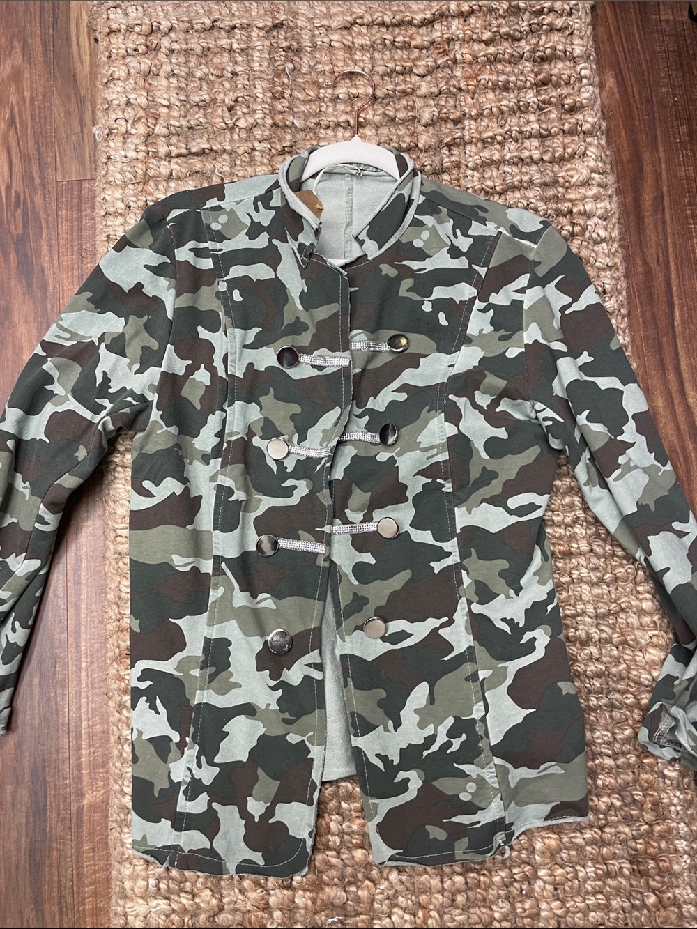 Women’s lightweight Blazer Military-Style Jacket - Green Camo Size L/XL
